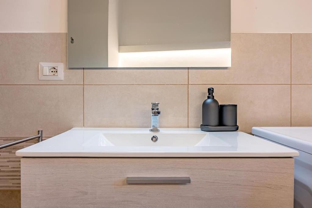 Guest Planet - Cozy Housing Porta Romana M3 Milan Luaran gambar